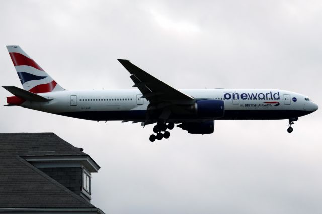Boeing 777-200 (G-YMMR)