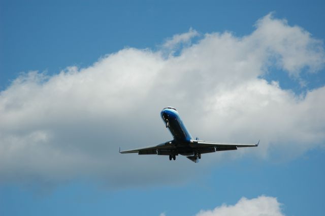 Canadair Regional Jet CRJ-700 —