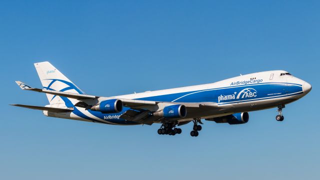 Boeing 747-400 (VQ-BHE)