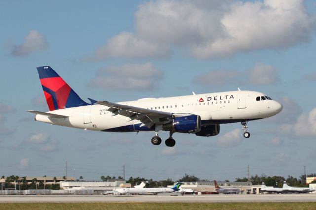 Airbus A319 (N314NB) - Landing at Miami International on the late afternoon of the 14th of October, 2018. It was flying in from Minneapolis/St Paul Intl - MSP. 
