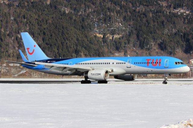 Boeing 757-200 (G-CPEU)