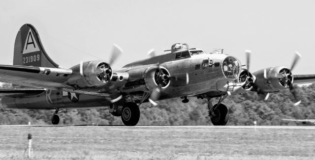 Boeing B-17 Flying Fortress (23-1909)