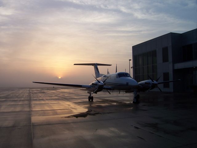 Beechcraft Super King Air 200 (N29PE) - Ready for Flight