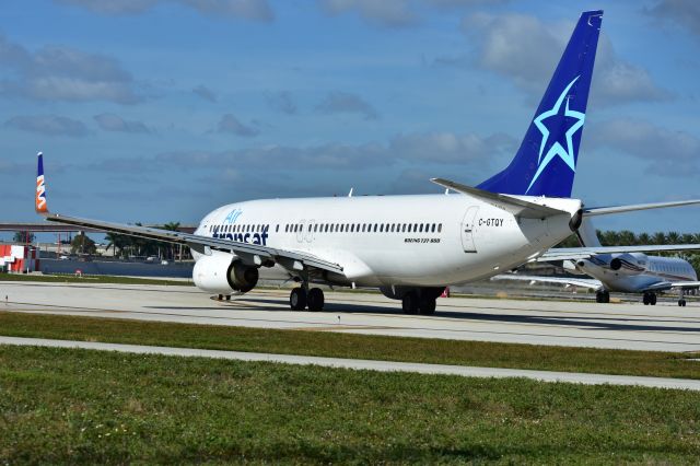 Boeing 737-700 (C-GTQY)