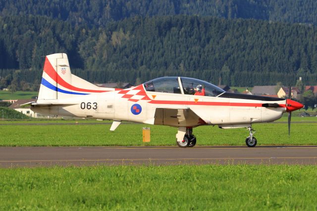 Pilatus PC-7 Astra (063)