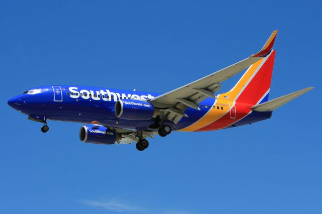 Boeing 737-700 (N724SW)