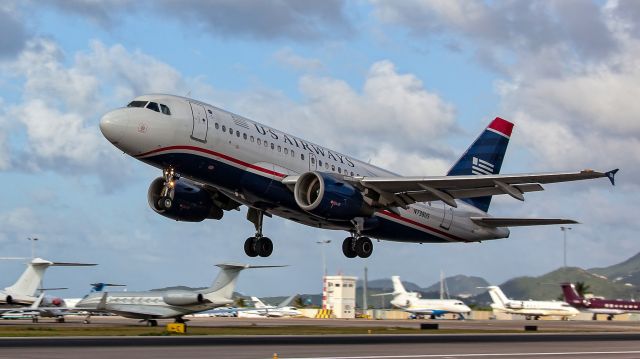 Airbus A319 (N738US)