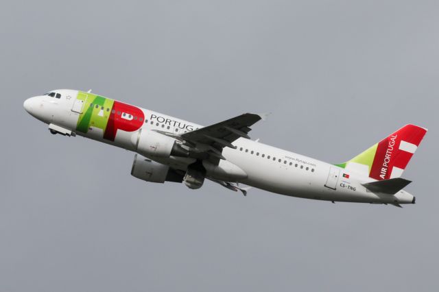 Airbus A320 (CS-TNG) - TP1311 departing on the way to Lisbon 