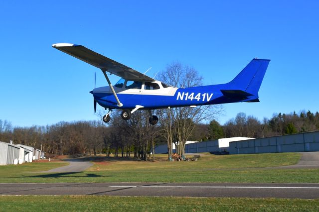 Cessna Skyhawk (N1441V) - Cessna 172M N1441V in Brighton 