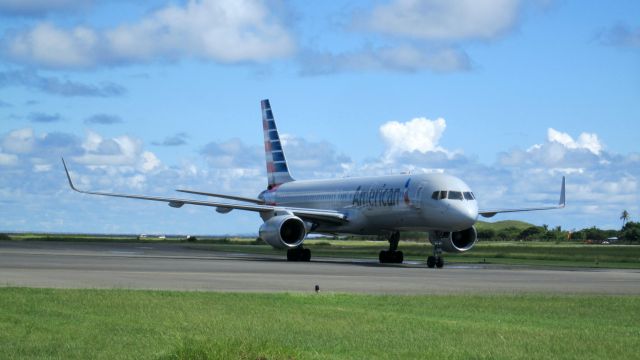 Boeing 757-200 (N198AA)