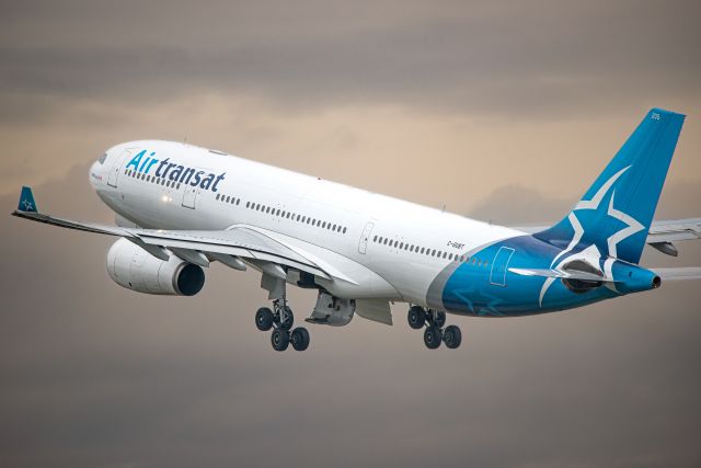 Airbus A330-200 (C-GUBT)