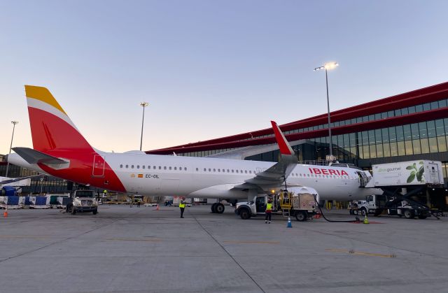 Airbus A321neo (EC-OIL) - Thanks Elonora