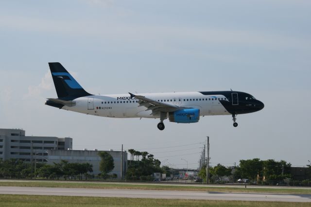 Airbus A320 (N292MX)