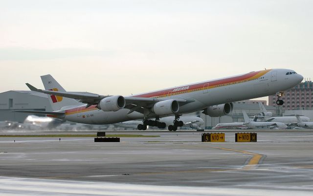 Airbus A340-600 (EC-INO)