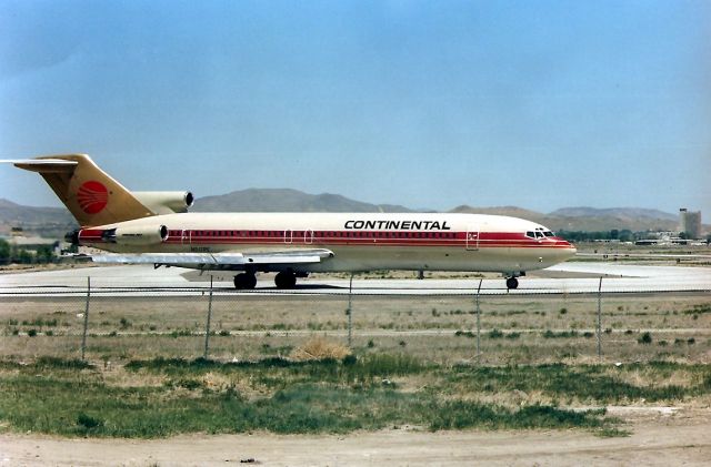 BOEING 727-200 (N517PE) - KRNO - ex People Express Continental hybrid at Reno 1990 set to depart to Houston