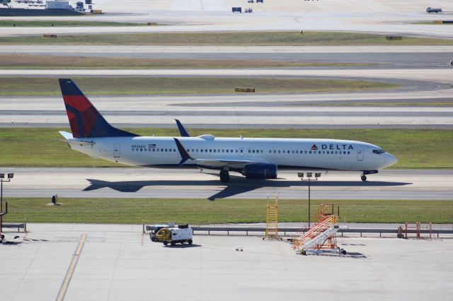 Boeing 737-900 (N936DZ)