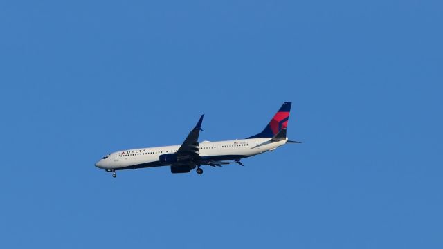 Boeing 737-900 (N938DZ)