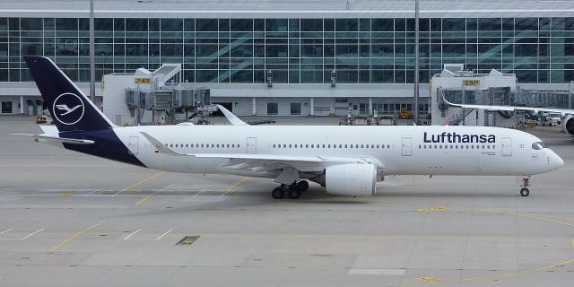 Airbus A350-900 (D-AIXM)