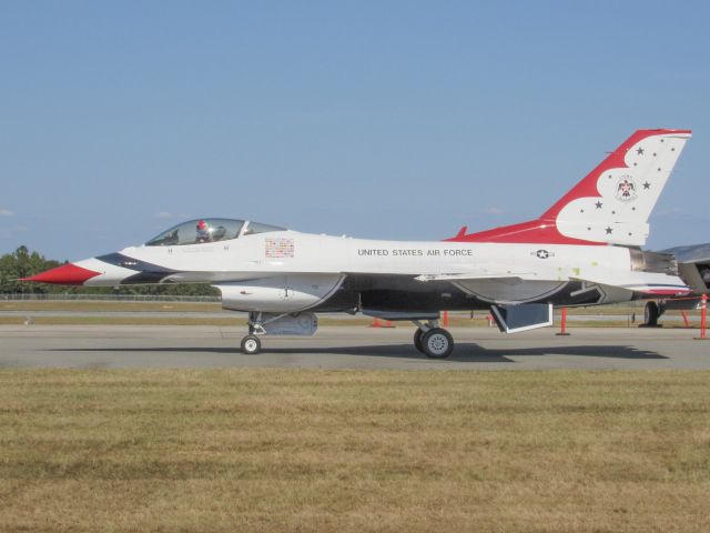 Lockheed F-16 Fighting Falcon (92-3898)