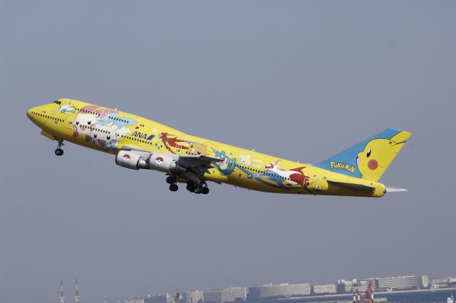 Boeing 747-400 (JA8957) - Takeoff at Haneda Intl Airport Rwy34R on 2013/01/30 "Pokemon c/s"