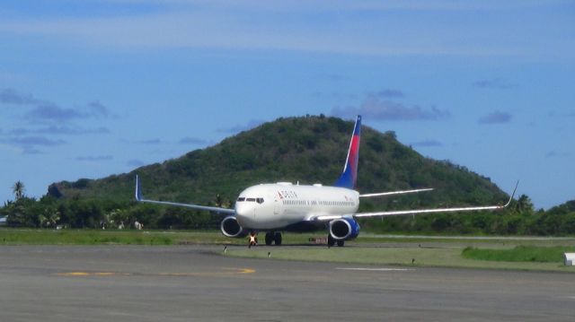 Boeing 737-800 (N397DA)