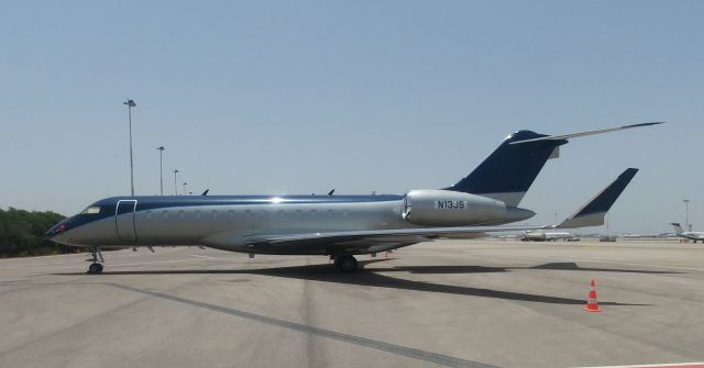 Bombardier Global Express (N13JS)