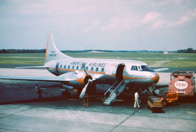 — — - This picture was taken at then Bradley Field (KBDL)in Windsor Locks, Connecticut from the observation deck at the old terminal B, which is now abandoned.