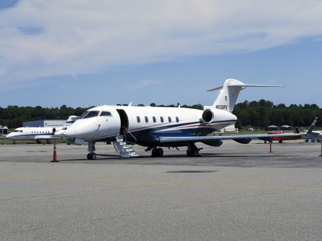 Bombardier Challenger 300 (N532FX) - 16 JULY 2015.