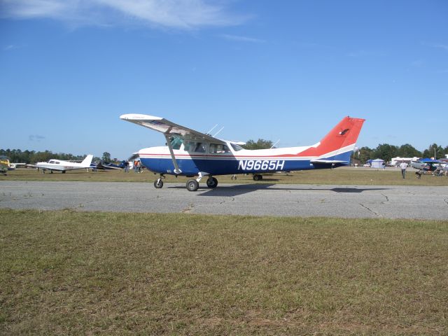 Cessna Skyhawk (N9665H) - SERFI Fly-in 2008