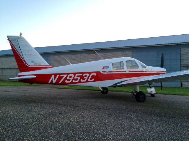 Piper Cherokee (N7953C)