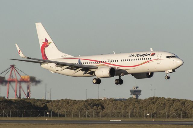 Boeing 737-800 (P2-PXE) - ANG6 on the glide