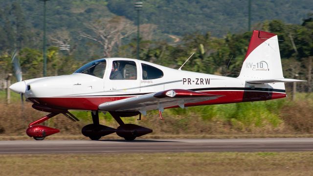 Vans RV-10 (PR-ZRW)