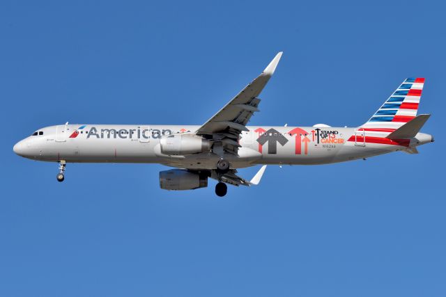 Airbus A321 (N162AA) - 23-R 11-19-22