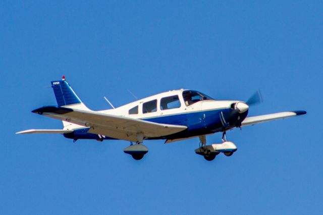 Piper Cherokee (N44399)