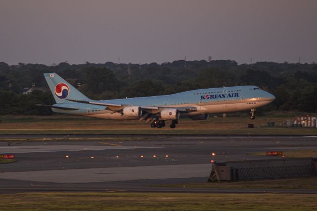 BOEING 747-8 (HL7642)
