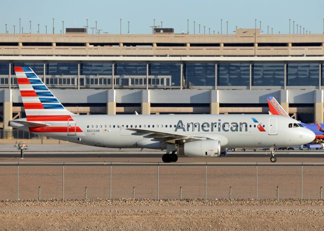 Airbus A320 (N663AW)