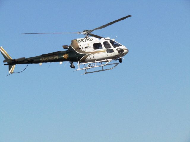 Eurocopter AS-350 AStar (N183SD) - Lifting off from KSNA