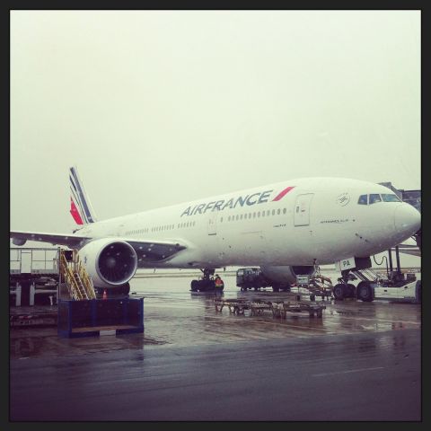 Boeing 777-200 —