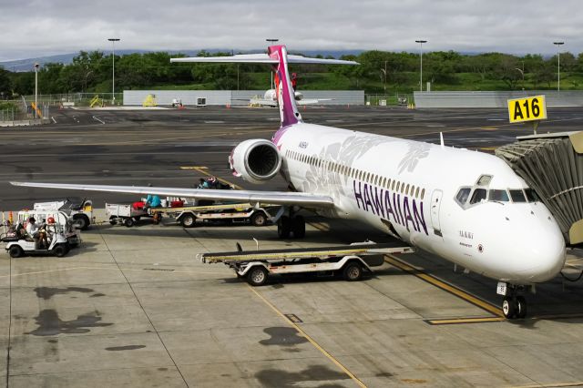 Boeing 717-200 (N486HA)