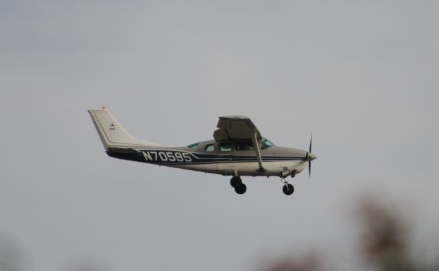 Cessna 206 Stationair (N70595)