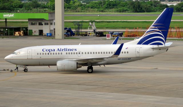 Boeing 737-700 (HP-1525CMP)