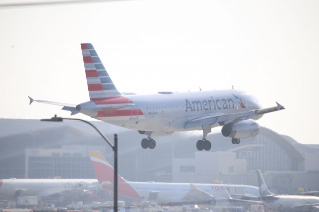 Airbus A319 (N808AW)