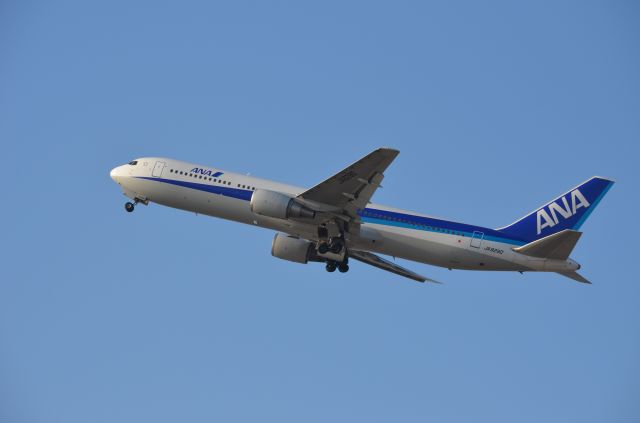 BOEING 767-300 (JA8290)