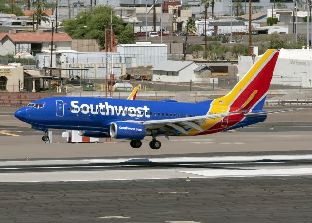 Boeing 737-700 (N925WN)