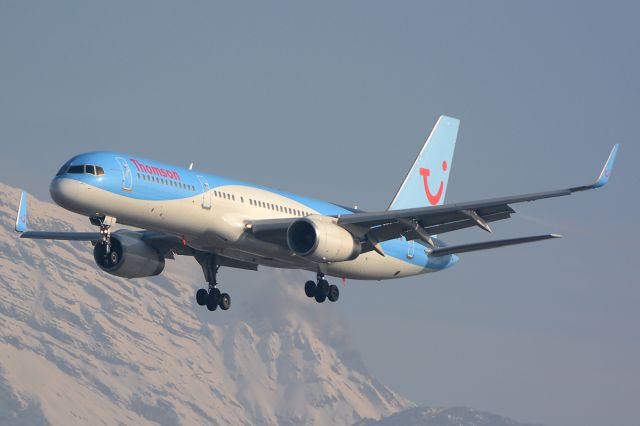 Boeing 757-200 (G-OOBN)