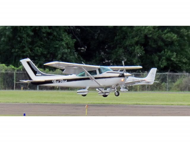 Cessna Skylane (89-0265) - Perfect landing RW08.