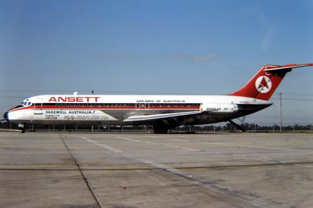 VH-CZA — - ANSETT AIRLINES OF AUSTRALIA - DOUGLAS DC-9-31 - REG : VH-CZA (CN 47003/86) - TULLAMARINE MELBOURNE VIC. AUSTRALIA - YMML 3/7/1982 35MM SLIDE CONVERSION USING A LIGHTBOX AND A NIKON L810 DIGITAL CAMERA IN THE MACRO MODE.