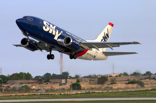 BOEING 737-300 (OM-SEB)