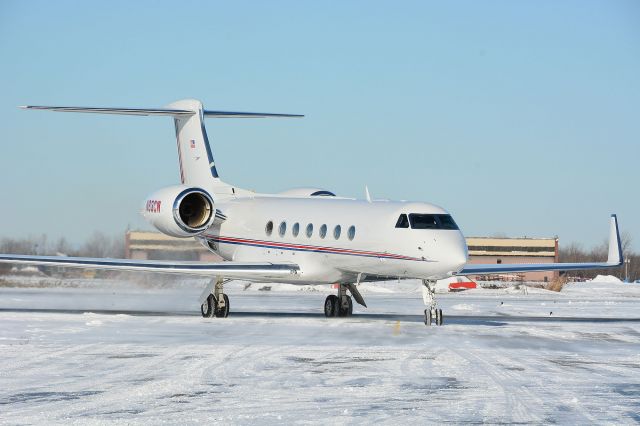 Gulfstream Aerospace Gulfstream V (N83CW) - Visiting CYHU on Nov. 13, 2019