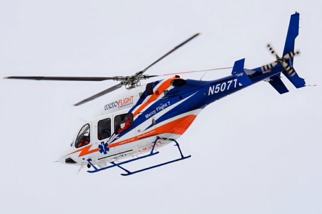 Bell 429 GlobalRanger (N507TJ) - 2017 Bell 429 GlobalRanger operated by Mercy Flight of Western New York (as Mercy Flight 7) departing from their base at the Buffalo Niagara International Airport (KBUF)